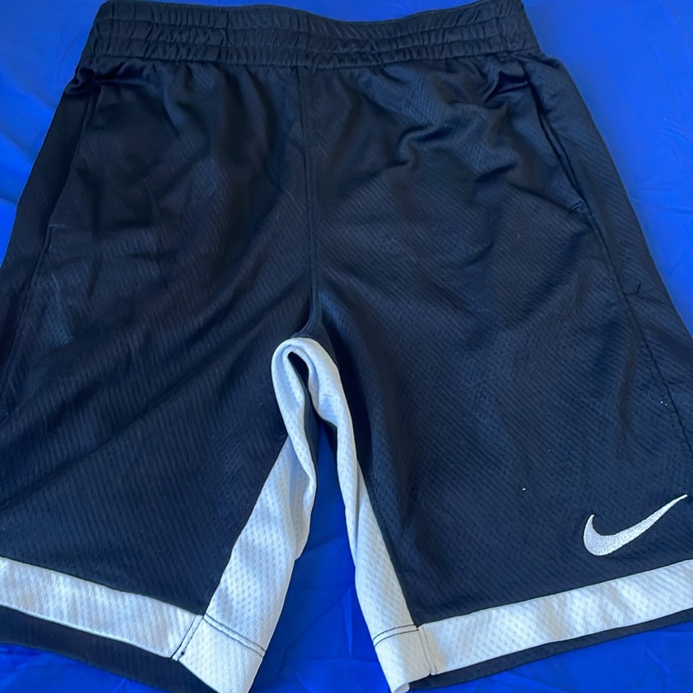 Nike kids L shorts - Picture 5 of 6